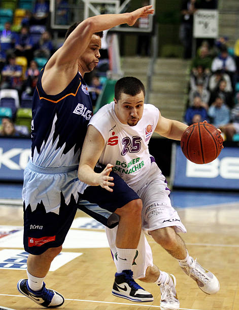 边路突破 边路突破