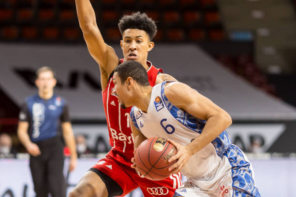 马刺的重建 马刺的重建