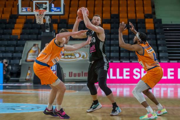 00万欧正 00万欧正