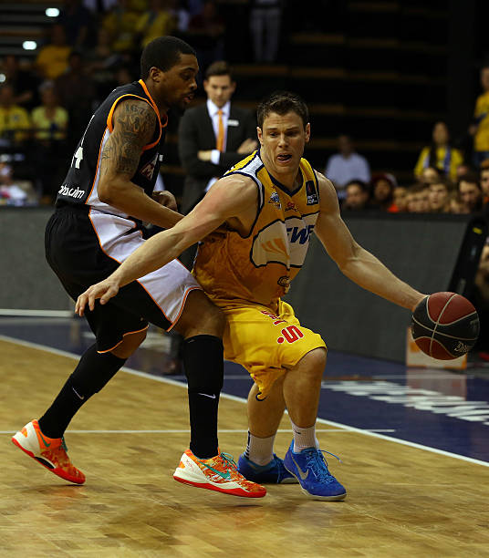 密集逼抢 密集逼抢